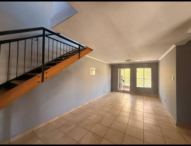 3 BEDROOM FLAT FOR SALE IN CASTLEVIEW